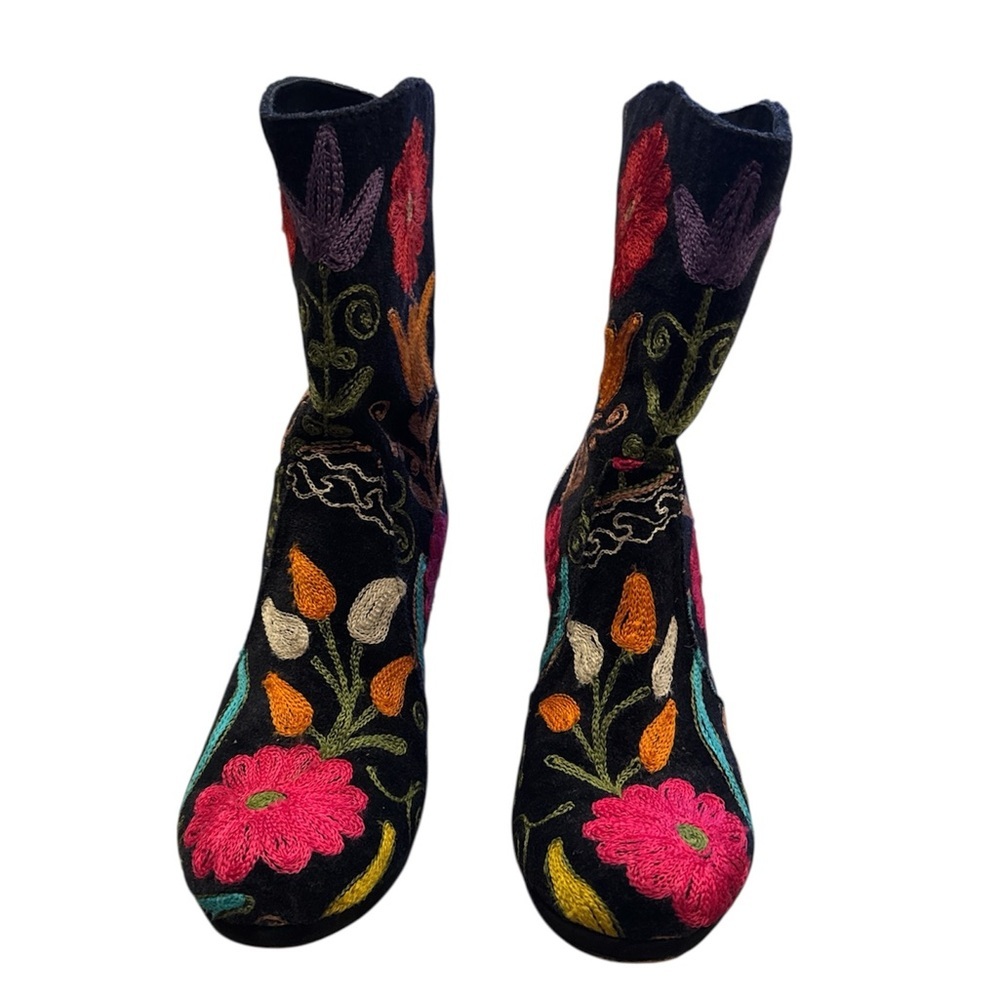 Saratoga Turkish Bazaar Suzani Style Black Multi Embroidered Boots EU 40 US 9 - Picture 3 of 13